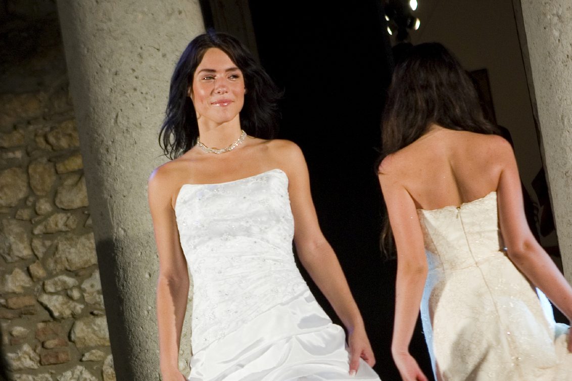 Best gift ideas for brides image